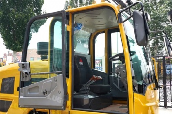 China 4-Wheel Off Road Forklift All Rough Terrain Rough Terrain Forklifts